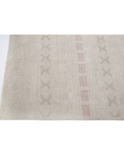 Serenity 7' 11" X 10' 1" Hand Knotted Wool Rug 7' 11" X 10' 1" (241 X 307) / Ivory / Wool