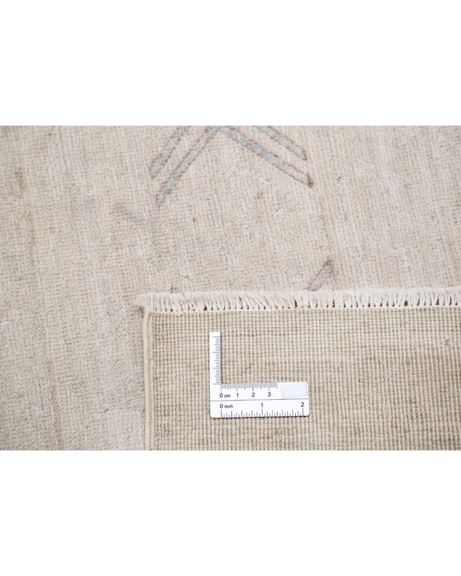 Serenity 7' 11" X 10' 1" Hand Knotted Wool Rug 7' 11" X 10' 1" (241 X 307) / Ivory / Wool