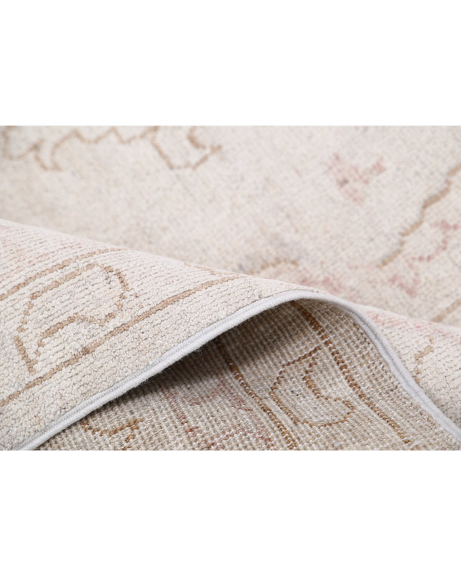 Serenity 7' 10" X 9' 8" Hand Knotted Wool Rug 7' 10" X 9' 8" (239 X 295) / Ivory / Wool