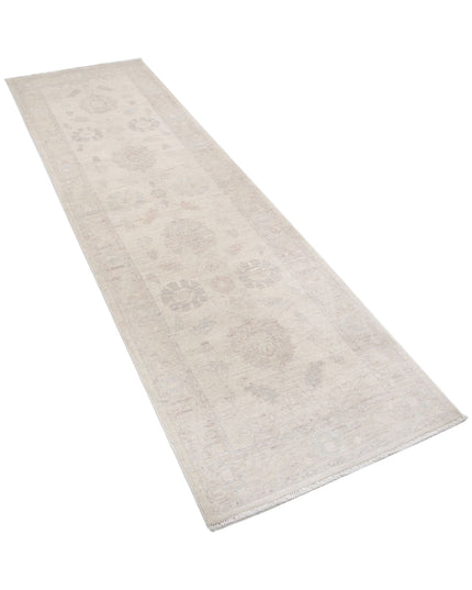 Serenity 2' 6" X 8' 6" Hand Knotted Wool Rug 2' 6" X 8' 6" (76 X 259) / Ivory / Wool
