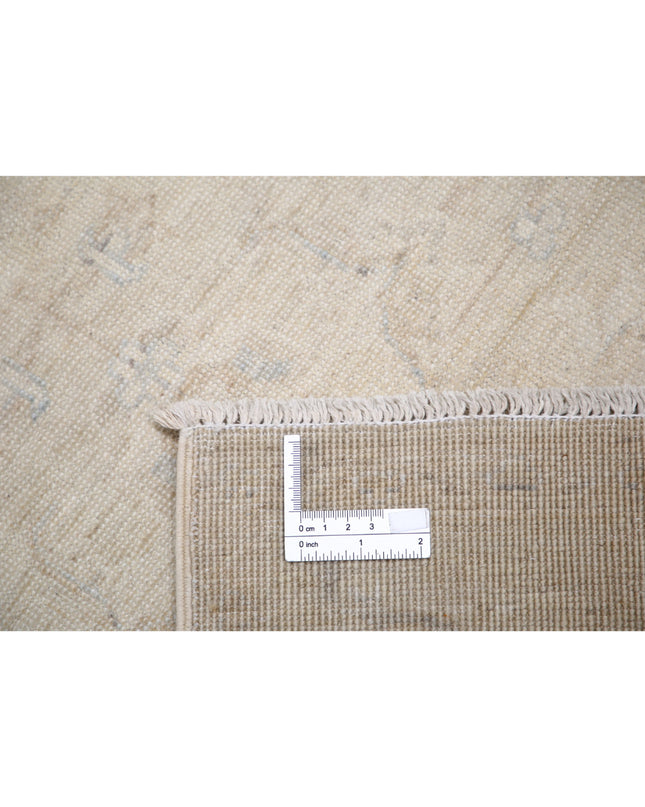 Serenity 2' 5" X 6' 2" Hand Knotted Wool Rug 2' 5" X 6' 2" (74 X 188) / Ivory / Wool