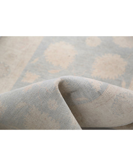Serenity 2' 7" X 7' 9" Hand Knotted Wool Rug 2' 7" X 7' 9" (79 X 236) / Grey / Wool
