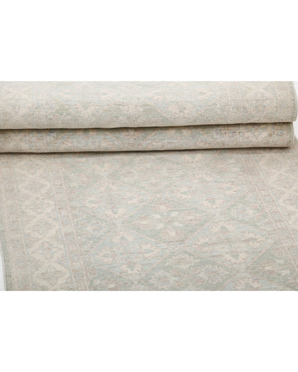 Serenity 2' 8" X 8' 0" Hand Knotted Wool Rug 2' 8" X 8' 0" (81 X 244) / Green / Wool