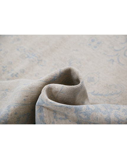 Serenity 7' 10" X 9' 7" Hand Knotted Wool Rug 7' 10" X 9' 7" (239 X 292) / Ivory / Wool