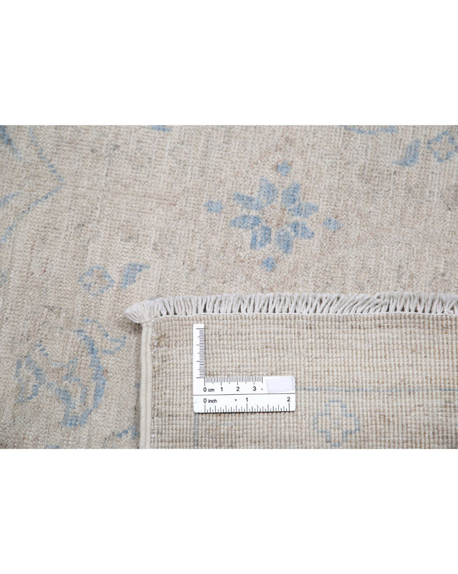 Serenity 7' 10" X 9' 7" Hand Knotted Wool Rug 7' 10" X 9' 7" (239 X 292) / Ivory / Wool