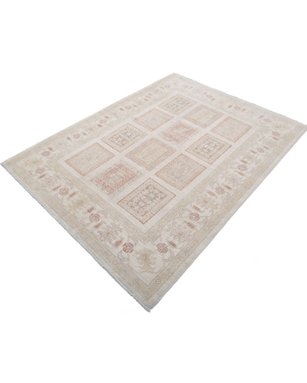 Serenity 4' 10" X 6' 5" Hand Knotted Wool Rug 4' 10" X 6' 5" (147 X 196) / Ivory / Wool