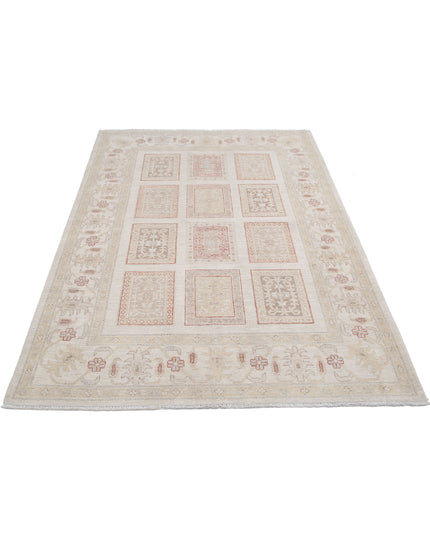 Serenity 4' 10" X 6' 5" Hand Knotted Wool Rug 4' 10" X 6' 5" (147 X 196) / Ivory / Wool