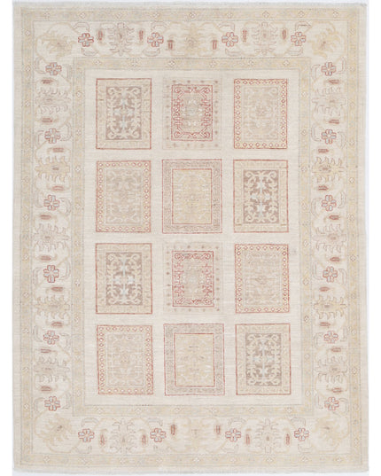 Serenity 4' 10" X 6' 5" Hand Knotted Wool Rug 4' 10" X 6' 5" (147 X 196) / Ivory / Wool