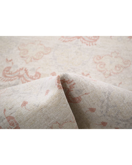 Serenity 4' 0" X 10' 2" Hand Knotted Wool Rug 4' 0" X 10' 2" (122 X 310) / Ivory / Wool