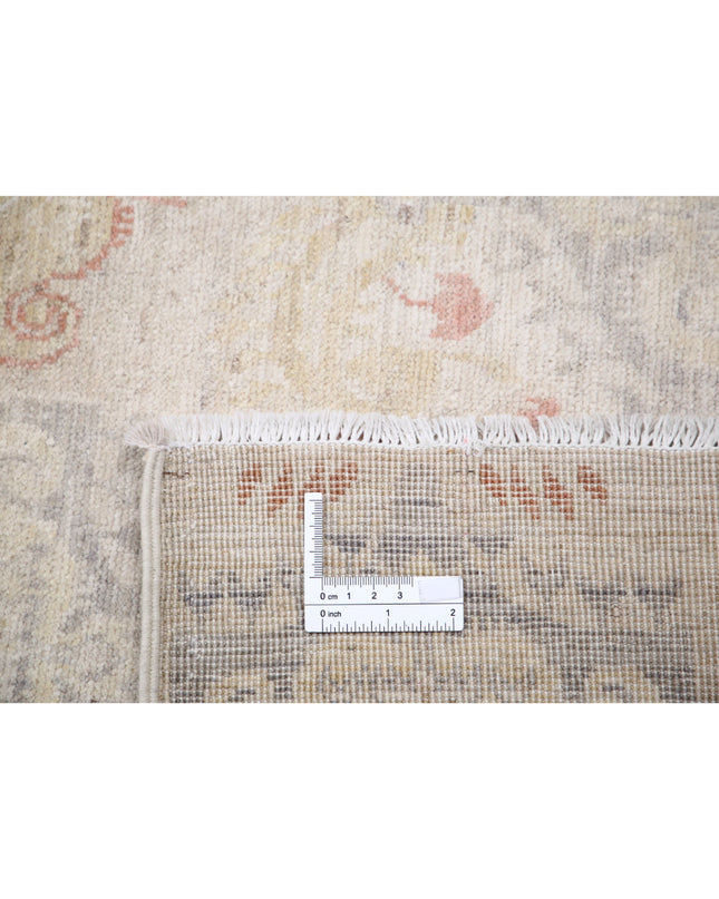 Serenity 4' 0" X 10' 2" Hand Knotted Wool Rug 4' 0" X 10' 2" (122 X 310) / Ivory / Wool