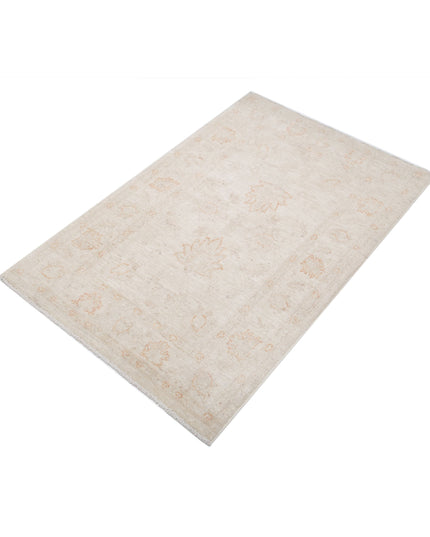 Serenity 2' 8" X 4' 0" Hand Knotted Wool Rug 2' 8" X 4' 0" (81 X 122) / Ivory / Wool