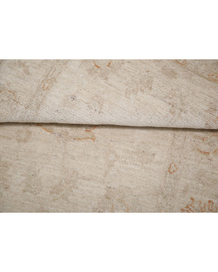 Serenity 2' 8" X 4' 0" Hand Knotted Wool Rug 2' 8" X 4' 0" (81 X 122) / Ivory / Wool