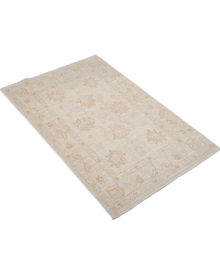Serenity 2' 7" X 3' 10" Hand Knotted Wool Rug 2' 7" X 3' 10" (79 X 117) / Ivory / Wool