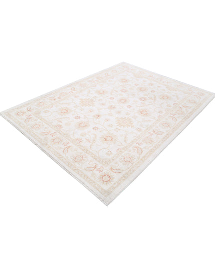 Serenity 5' 8" X 7' 6" Hand Knotted Wool Rug 5' 8" X 7' 6" (173 X 229) / Ivory / Wool