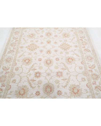 Serenity 5' 8" X 7' 6" Hand Knotted Wool Rug 5' 8" X 7' 6" (173 X 229) / Ivory / Wool