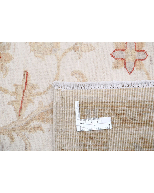 Serenity 5' 8" X 7' 6" Hand Knotted Wool Rug 5' 8" X 7' 6" (173 X 229) / Ivory / Wool