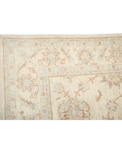 Serenity 5' 5" X 7' 6" Hand Knotted Wool Rug 5' 5" X 7' 6" (165 X 229) / Ivory / Wool