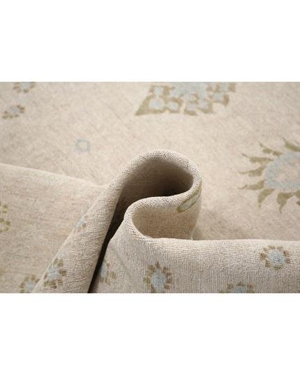 Serenity 4' 9" X 7' 5" Hand Knotted Wool Rug 4' 9" X 7' 5" (145 X 226) / Taupe / Wool