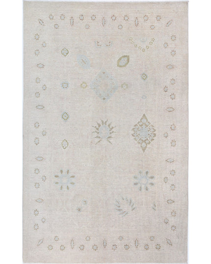 Serenity 4' 9" X 7' 5" Hand Knotted Wool Rug 4' 9" X 7' 5" (145 X 226) / Taupe / Wool