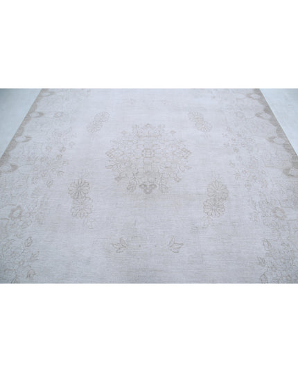 Serenity 7' 10" X 10' 1" Hand Knotted Wool Rug 7' 10" X 10' 1" (239 X 307) / Ivory / Wool