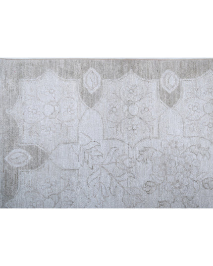 Serenity 7' 10" X 10' 1" Hand Knotted Wool Rug 7' 10" X 10' 1" (239 X 307) / Ivory / Wool