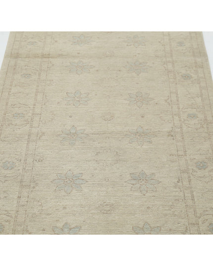 Serenity 2' 9" X 10' 8" Hand Knotted Wool Rug 2' 9" X 10' 8" (84 X 325) / Ivory / Wool