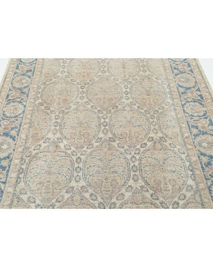 Serenity 5' 6" X 7' 9" Hand Knotted Wool Rug 5' 6" X 7' 9" (168 X 236) / Ivory / Wool