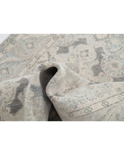 Serenity 3' 10" X 13' 7" Hand Knotted Wool Rug 3' 10" X 13' 7" (117 X 414) / Grey / Wool