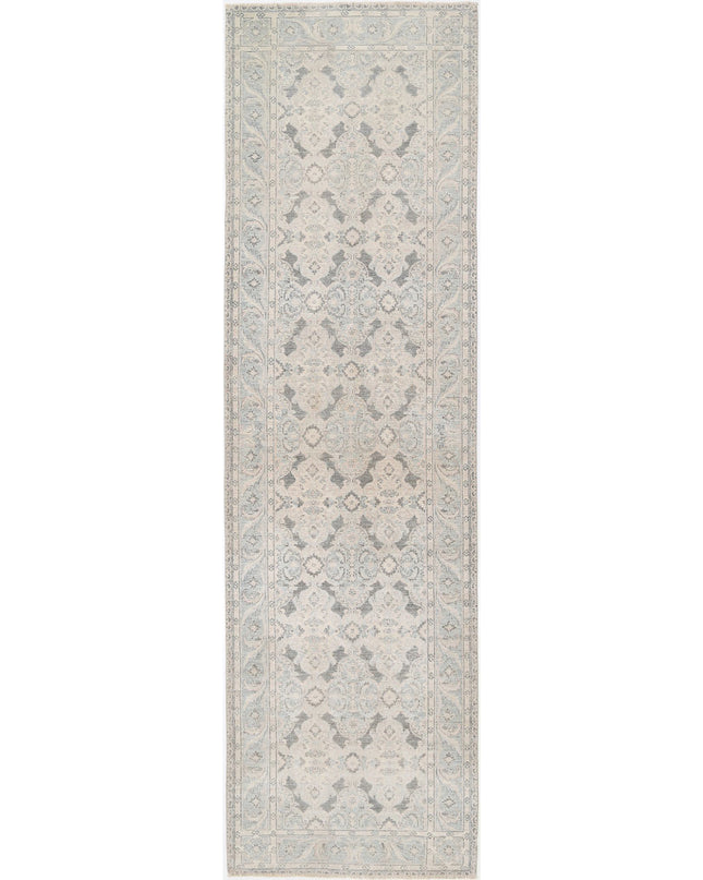 Serenity 3' 10" X 13' 7" Hand Knotted Wool Rug 3' 10" X 13' 7" (117 X 414) / Grey / Wool