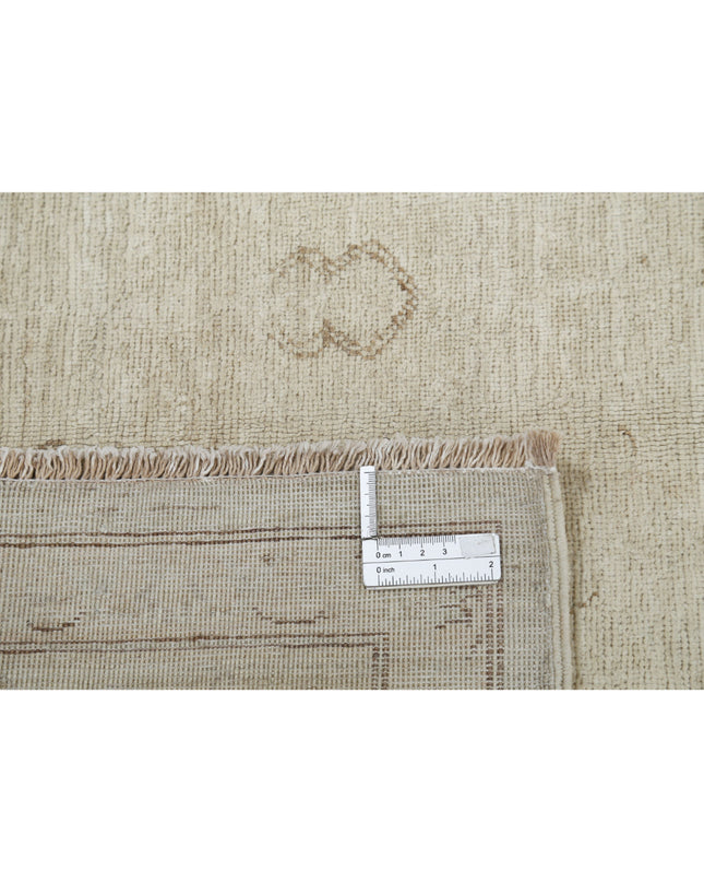 Serenity 5' 11" X 8' 7" Hand Knotted Wool Rug 5' 11" X 8' 7" (180 X 262) / Ivory / Wool