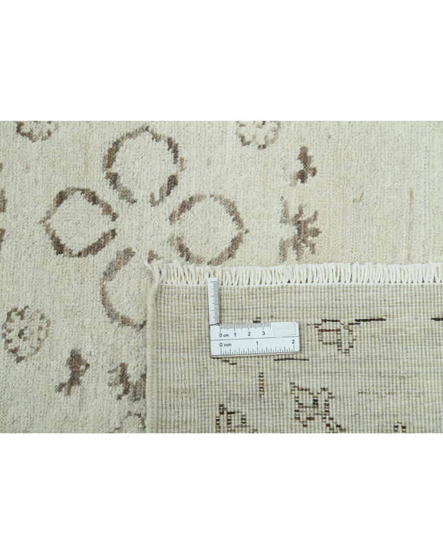 Serenity 6' 1" X 7' 7" Hand Knotted Wool Rug 6' 1" X 7' 7" (185 X 231) / Ivory / Wool