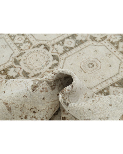 Serenity 6' 6" X 8' 6" Hand Knotted Wool Rug 6' 6" X 8' 6" (198 X 259) / Brown / Wool