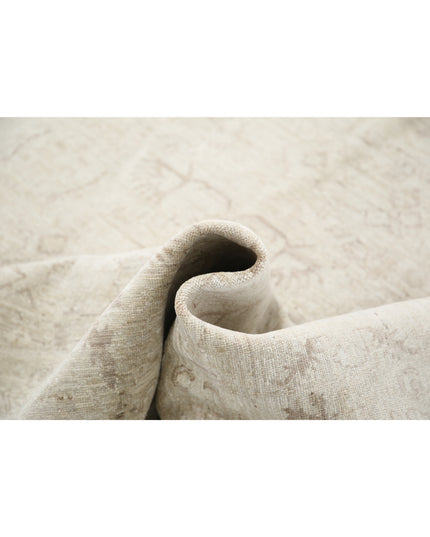 Serenity 7' 11" X 9' 6" Hand Knotted Wool Rug 7' 11" X 9' 6" (241 X 290) / Ivory / Wool