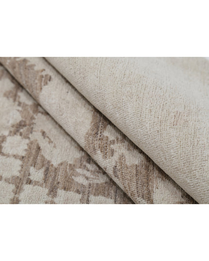 Serenity 6' 1" X 7' 10" Hand Knotted Wool Rug 6' 1" X 7' 10" (185 X 239) / Brown / Wool