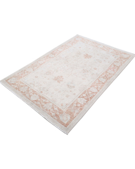 Serenity 3' 10" X 5' 9" Hand Knotted Wool Rug 3' 10" X 5' 9" (117 X 175) / Ivory / Wool
