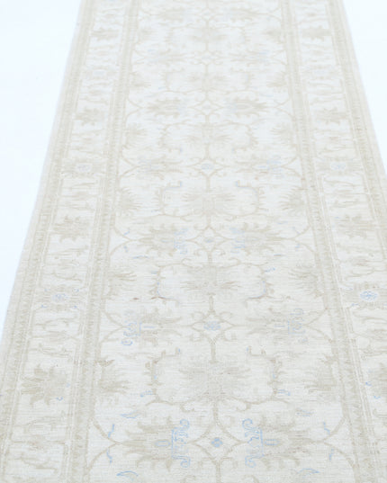 Serenity 2' 8" X 8' 6" Hand Knotted Wool Rug 2' 8" X 8' 6" (81 X 259) / Ivory / Wool