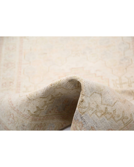 Serenity 2' 7" X 7' 3" Hand Knotted Wool Rug 2' 7" X 7' 3" (79 X 221) / Ivory / Wool