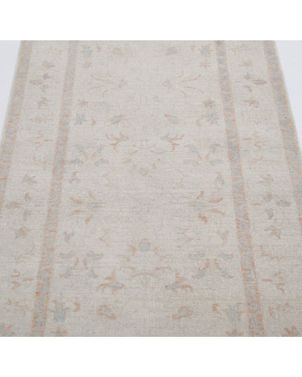 Serenity 2' 10" X 7' 7" Hand Knotted Wool Rug 2' 10" X 7' 7" (86 X 231) / Ivory / Wool