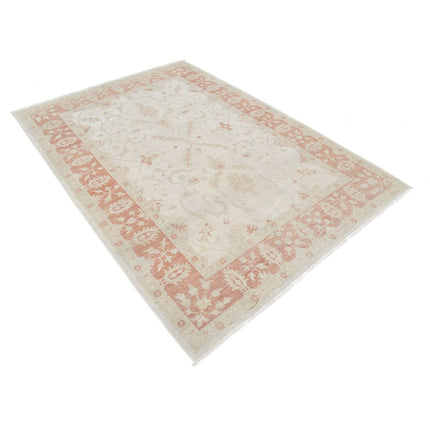 Serenity 5' 6" X 7' 9" Wool Hand-Knotted Rug 5' 6" X 7' 9" (168 X 236) / Ivory / Red