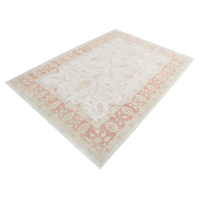 Serenity 5' 6" X 7' 9" Wool Hand-Knotted Rug 5' 6" X 7' 9" (168 X 236) / Ivory / Red