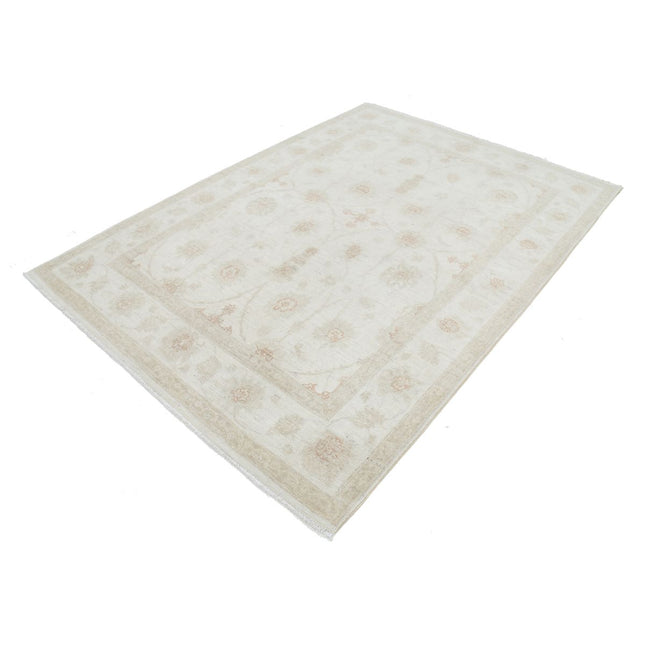 Serenity 5' 7" X 7' 9" Wool Hand-Knotted Rug 5' 7" X 7' 9" (170 X 236) / Ivory / Ivory