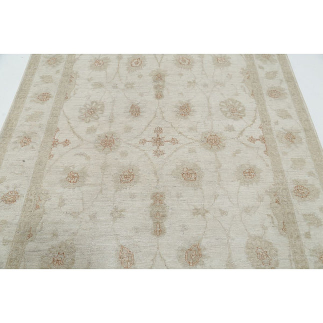 Serenity 5' 7" X 7' 9" Wool Hand-Knotted Rug 5' 7" X 7' 9" (170 X 236) / Ivory / Ivory