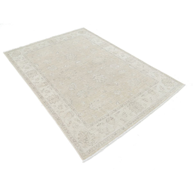 Serenity 4' 10" X 6' 11" Wool Hand-Knotted Rug 4' 10" X 6' 11" (147 X 211) / Brown / Ivory