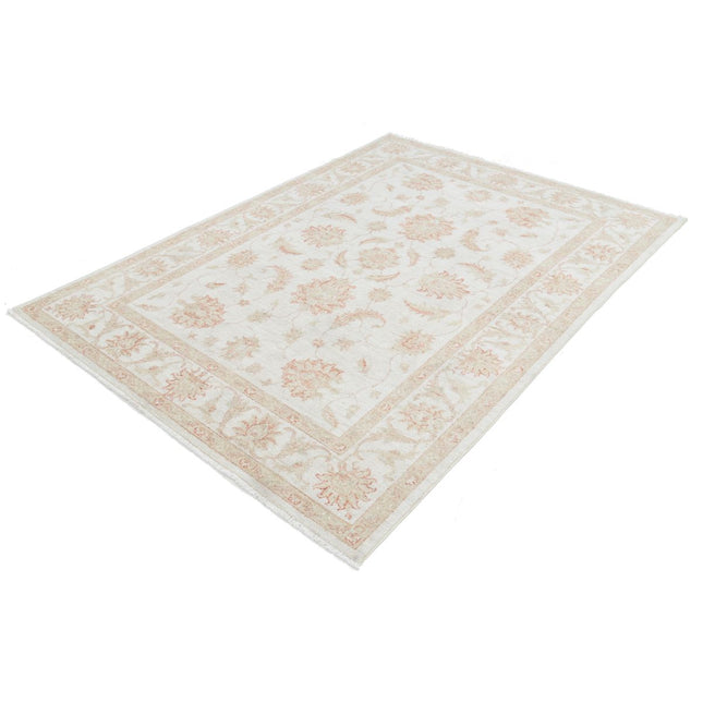 Serenity 5' 6" X 7' 7" Wool Hand-Knotted Rug 5' 6" X 7' 7" (168 X 231) / Ivory / Ivory