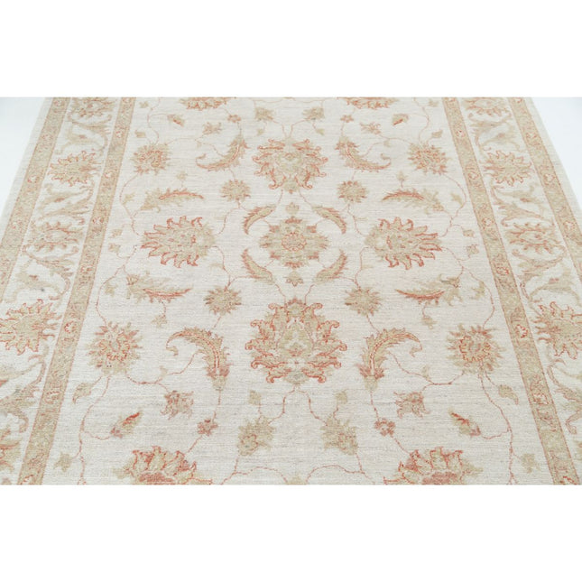 Serenity 5' 6" X 7' 7" Wool Hand-Knotted Rug 5' 6" X 7' 7" (168 X 231) / Ivory / Ivory