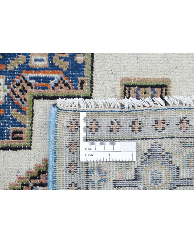 Shiraz 2' 10" X 5' 1" Hand Knotted Wool Rug 2' 10" X 5' 1" (86 X 155) / Ivory / Wool