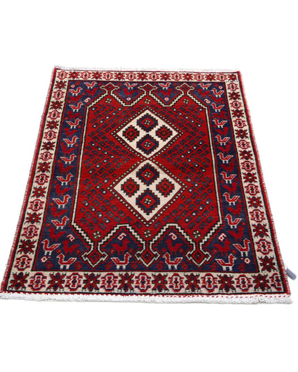 Shiraz 2' 9" X 3' 9" Hand Knotted Wool Rug 2' 9" X 3' 9" (84 X 114) / Red / Wool