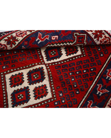 Shiraz 2' 9" X 3' 9" Hand Knotted Wool Rug 2' 9" X 3' 9" (84 X 114) / Red / Wool