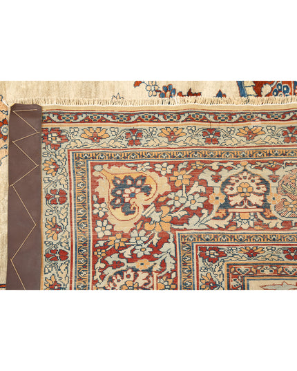 Tabriz 4' 2" X 6' 5" Hand Knotted Silk Rug 4' 2" X 6' 5" (127 X 196) / Ivory / Silk