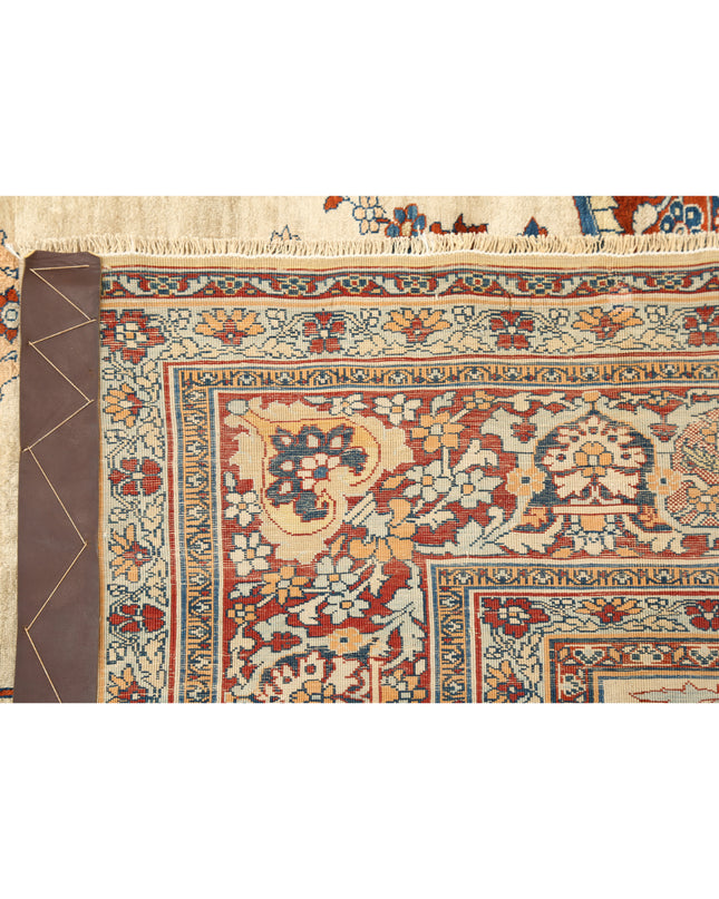 Tabriz 4' 2" X 6' 5" Hand Knotted Silk Rug 4' 2" X 6' 5" (127 X 196) / Ivory / Silk